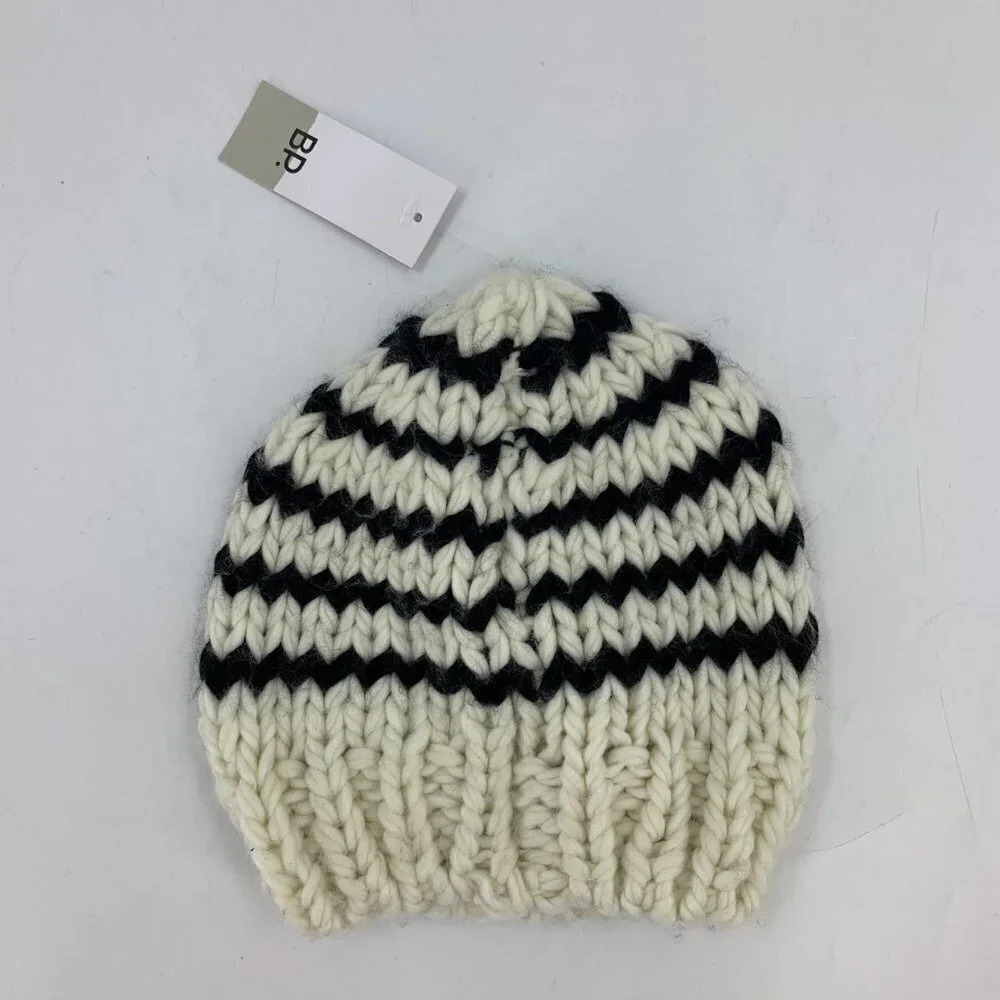 BP Nordstroms Women's Chunky Knit Striped Fitted Beanie One Size NWT - Picture 2 of 7